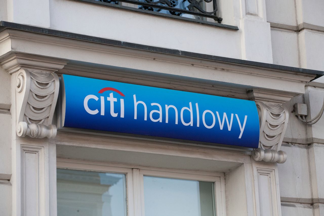 Citi Handlowy blokuje karty klientów. "To kwestia bezpieczeństwa"