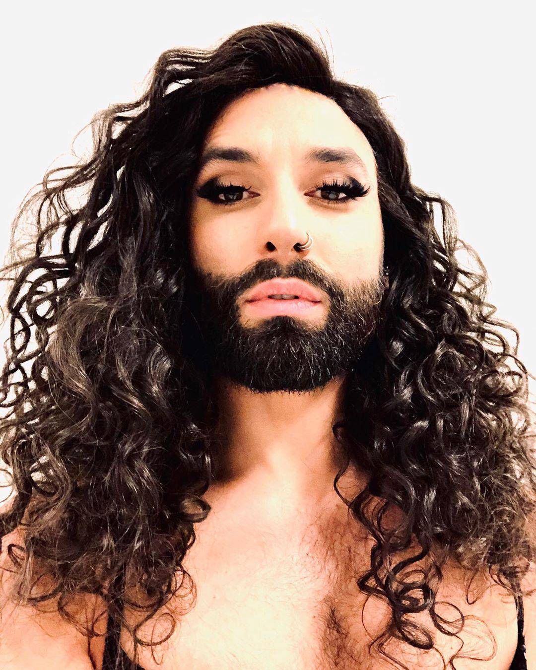 Conchita Wurst w nowej fryzurze