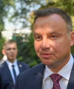Weto prezydenta ws. ordynacji do PE. Andrzej Duda odkłada długopis i mruga do centrum