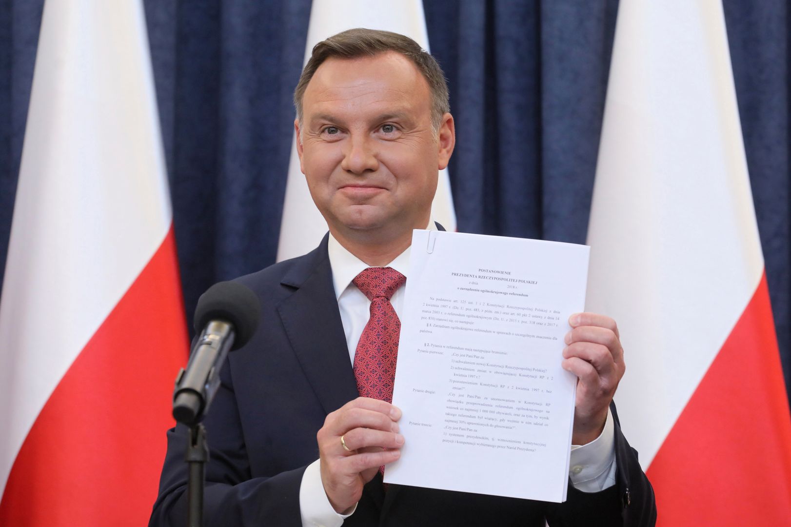 Andrzej Duda powinien poczekać co najmniej dwa tygodnie z zaprzysiężeniem sędziów SN - uważa jego promotor