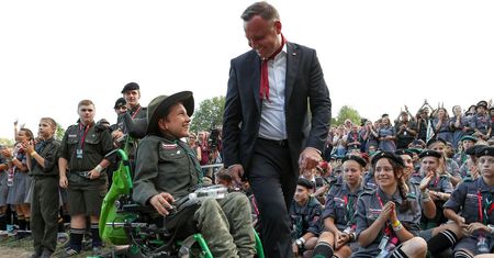 Prezydent Andrzej Duda panuje już 4 lata. PiS chce, żeby panował do 2025 roku. On sam o tym marzy