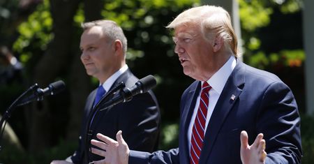 Prezydenci Duda i Trump podpisali porozumienie. W Polsce będzie więcej żołnierzy i samolotów z USA