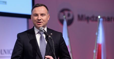 Prezydent dokazuje na TT. Najpierw koń, później "polexit"