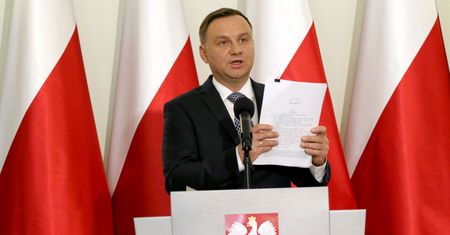 Duda nakazuje doradcom milczeć. Romaszewska i Zybertowicz mają zakaz występów w mediach