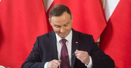 Apteka dla aptekarza czy klienta? Kataryna: Prezydent Duda (znowu) podpisał