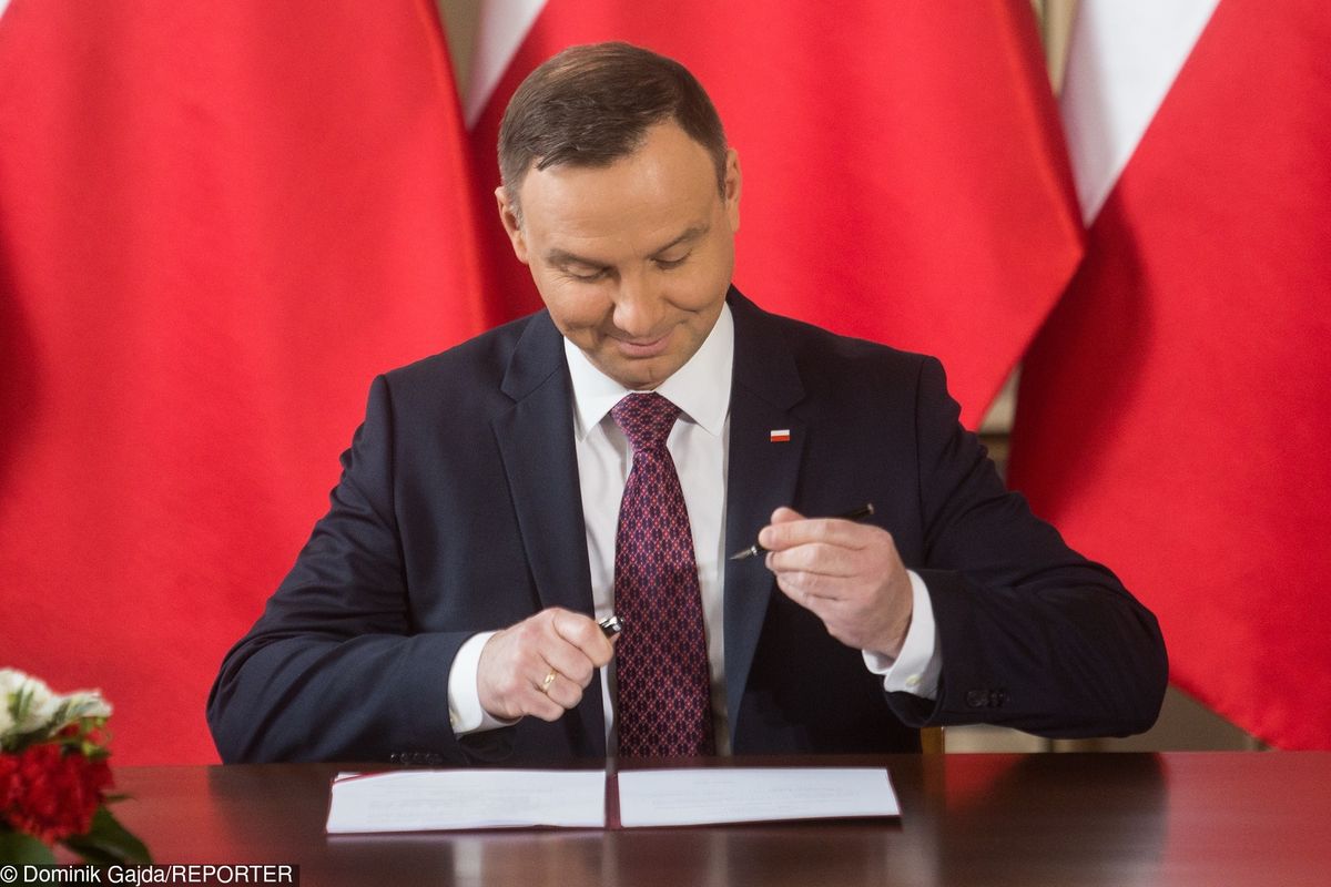 Polacy ocenili pracę prezydenta. Duda może się cieszyć