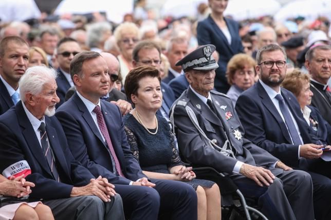 Andrzej Duda i Hanna Gronkiewicz-Waltz nie mieli wyjścia. "To nawiązanie do słów Jezusa: Pokój mój daję wam"