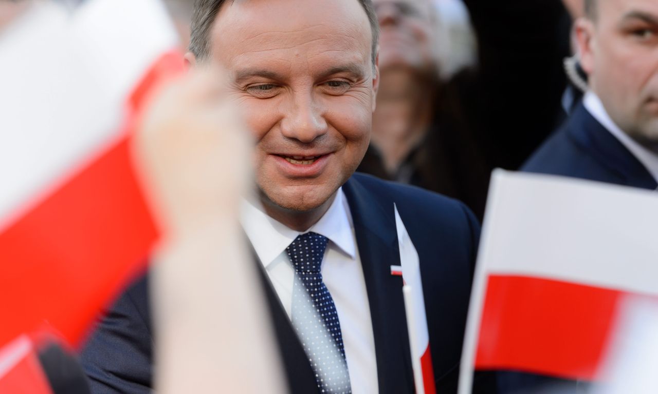 Uścisk prezesa i "chanukowe" świece. Czego internet nie zapomni Dudzie