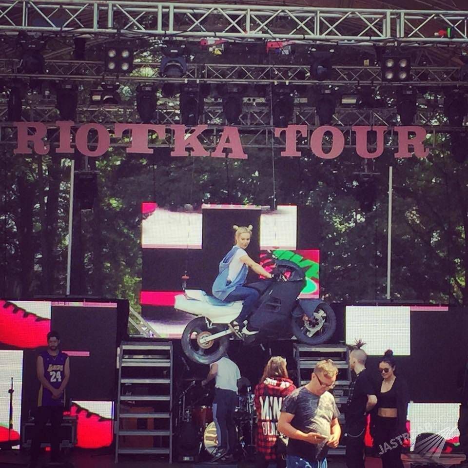 Doda na koncercie z Riotka Tour, fot. Instagram