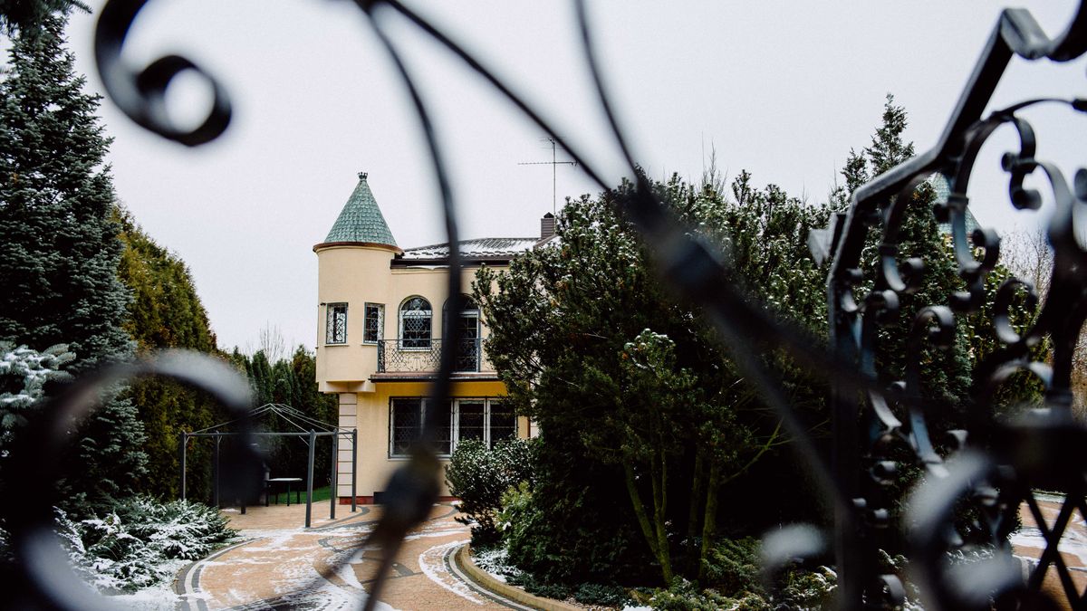 Jeden z pałaców romskich pod Łodzią
