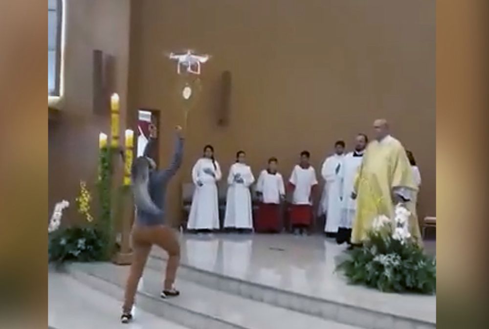 Eucharystię dostarczyli na mszę dronem. Wierni mówią o profanacji