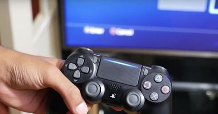 Ciekawe, co myślą w Sony oglądając unboxing swojej niezapowiedzianej jeszcze konsoli...
