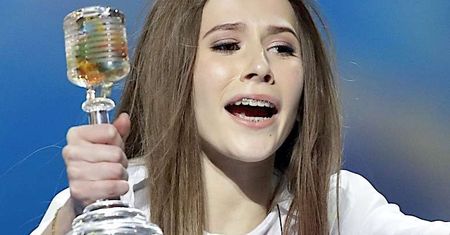 Wow! Największe światowe gwiazdy biły się o piosenkę Roksany Węgiel! Nie uwierzycie które!