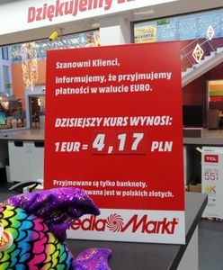 W polskich marketach możesz zapłacić w euro. Ale trzeba uważać na kurs