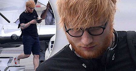 Ed Sheeran właśnie przyleciał do Polski! Na lotnisku roiło się od paparazzi i fanów!