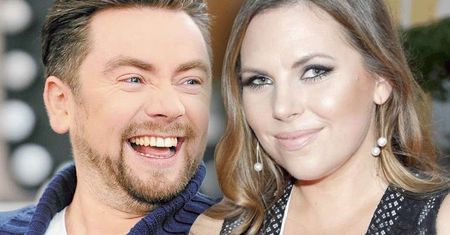 Aleksandra Kwaśniewska i Kuba Badach pozują na ściance! Para wybrała się na najbardziej obleganą imprezę sezonu!