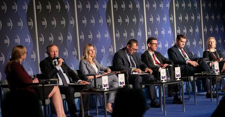 900 tysięcy poszukiwanych pracowników. Kogo szukają najwięksi?
