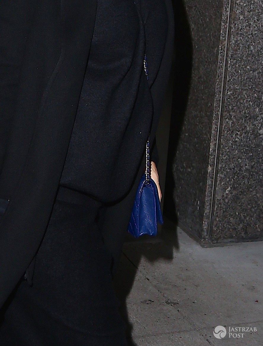 Jessica Alba w ciąży na lotnisku