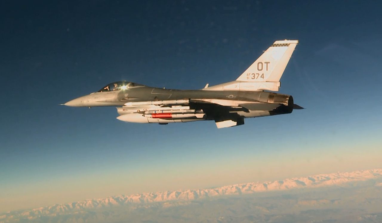 F-16 przeprowadził test z bombą jądrową