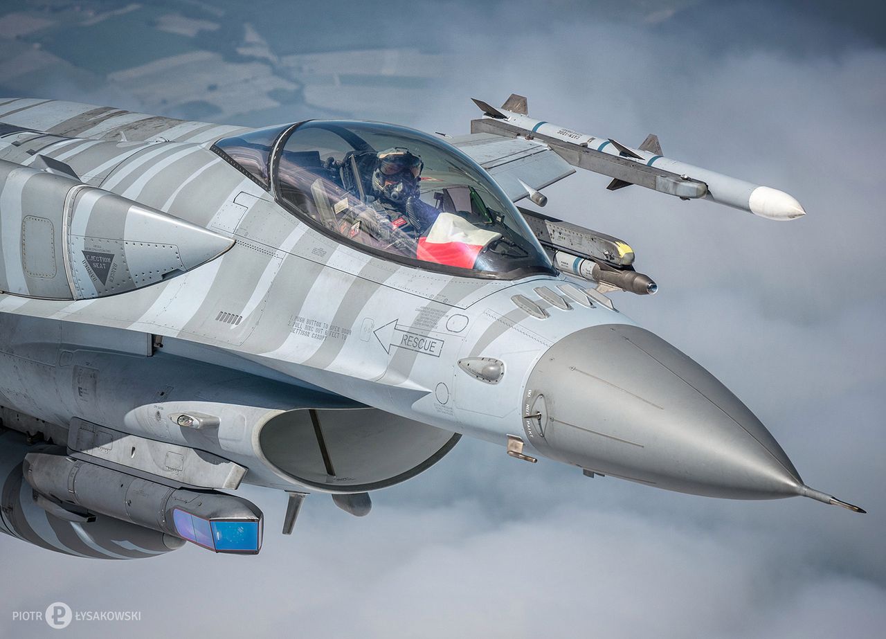 Nowe rakiety powietrze-powietrze dla polskich F-16
