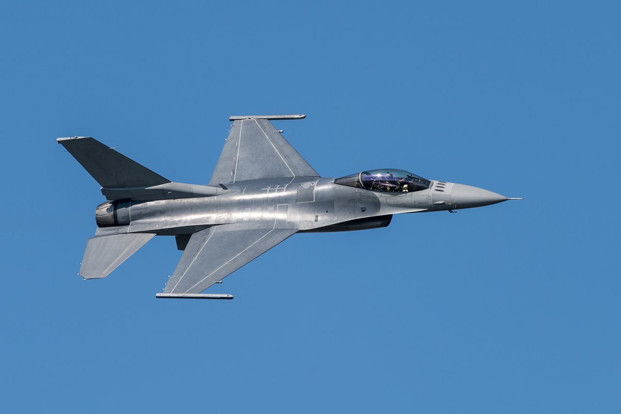 F-16 rozbił się w Niemczech. Pilot katapultował się z samolotu