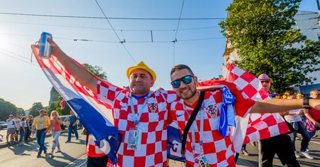 Zakochani w futbolu. Za ulubioną drużyną są gotowi ruszyć na koniec świata