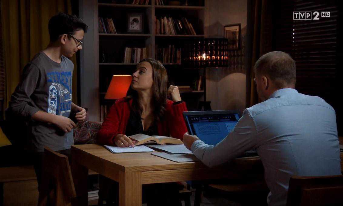 M jak miłość odcinek 1454, Andrzej (Krystian Wieczorek), Magda (Anna Mucha), Maciek (Franciszek Przanowski)