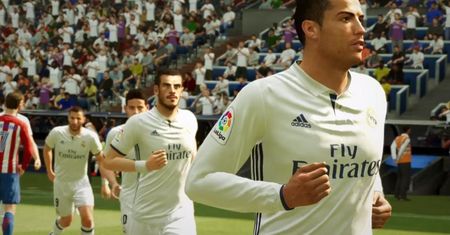Gamescomowe starcie na piłkarskie zwiastuny wygrywa FIFA 17, ale to w PES-a zagramy prędzej