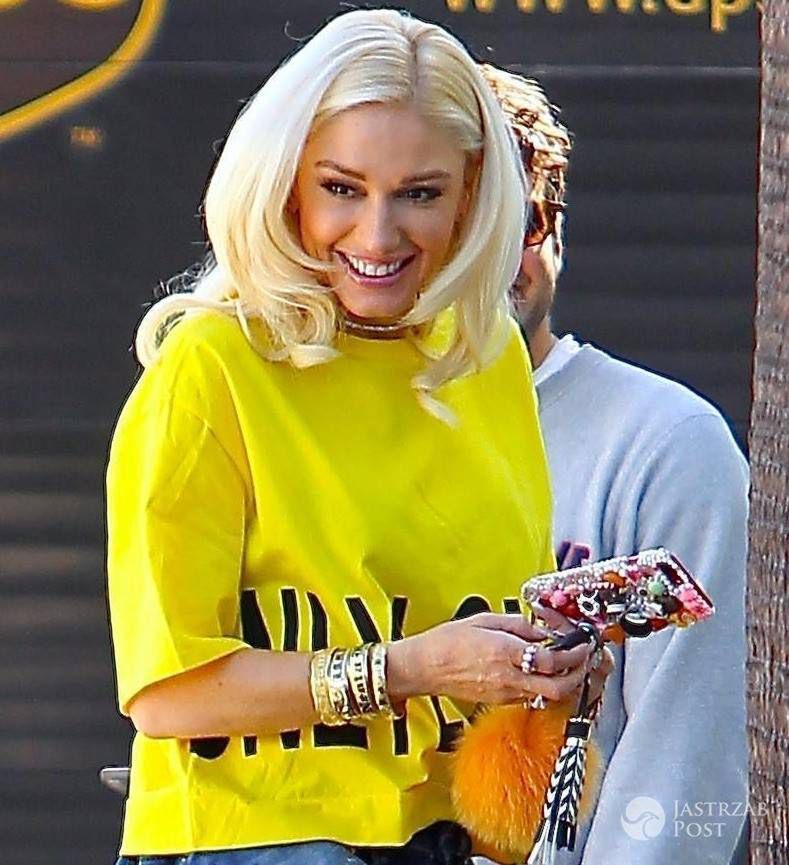 Gwen Stefani w luźnej stylizacji
