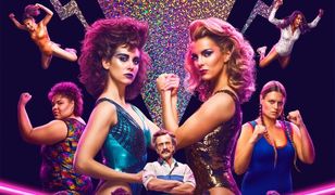 Przebojowy serial komediowy ''Glow'' dostępny na platformie Netflix