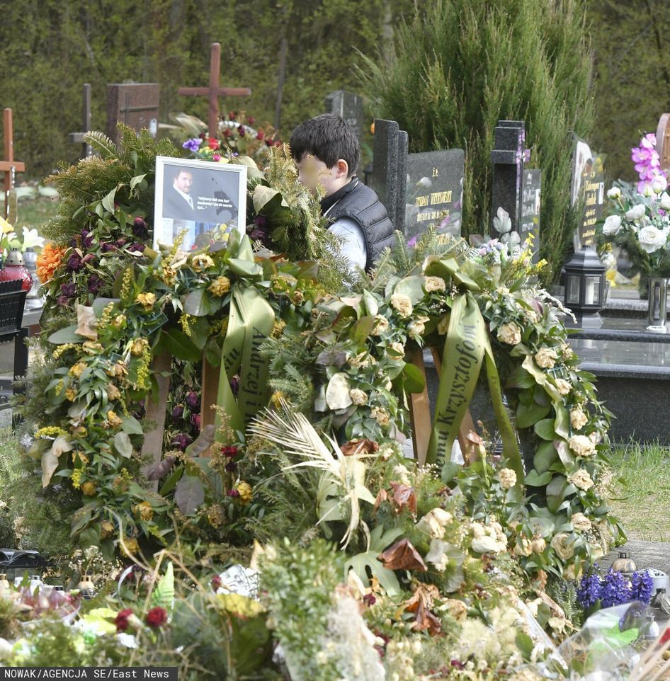 Grób Krzysztofa Krawczyka w miesięcznicę śmierci