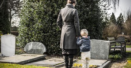 Zaduszki i Wszystkich Świętych. Jaka jest różnica? Porównaj świąteczne zwyczaje