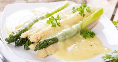 Danie jak z najlepszej restauracji. Szparagi z tym sosem to mistrzostwo świata