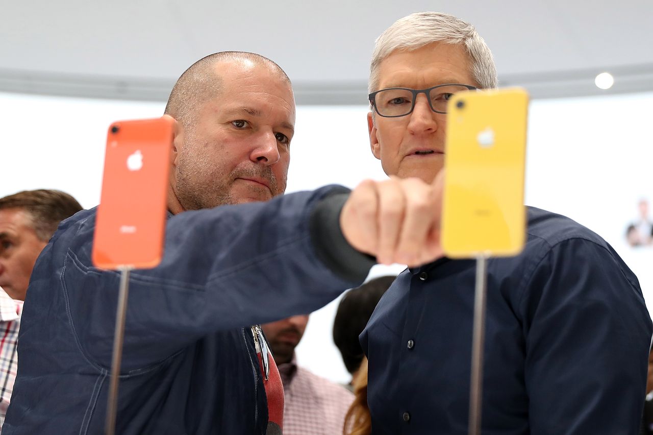 Jony Ive. To on odpowiada za dzisiejsze smartfony i laptopy