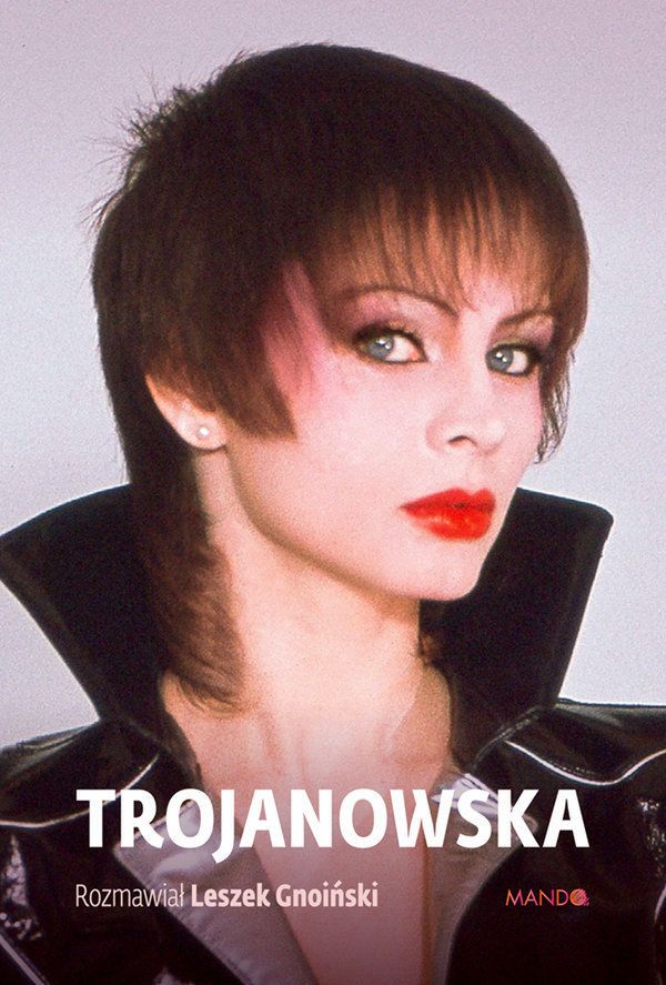 Izabela Trojanowska w krótkiej fryzurze
