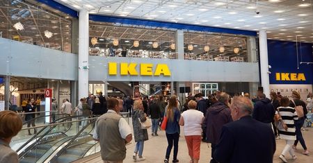Wegetariańskie hot dogi i brak plastikowych opakowań. IKEA ogłasza nową, proekologiczną strategię