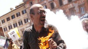 Mężczyzna podpalił się przed budynkiem francuskiej ambasady w Rzymie