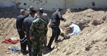 Irak: Odkryto groby ofiar terrorystów Państwa Islamskiego
