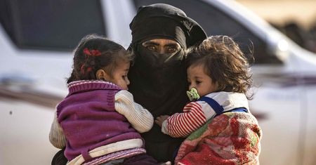 Kobiety ISIS popierają gwałty mężów. Chcą rodzić nowych dżihadystów