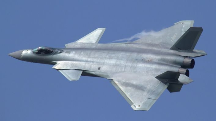 Chiński myśliwiec 5. generacji J-20
