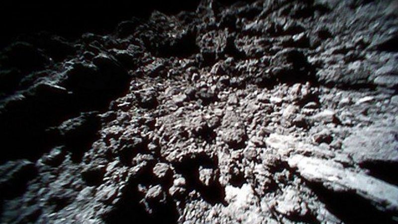 Kilka miesięcy temu dwa lądowniki znalazły się na powierzchni Ryugu