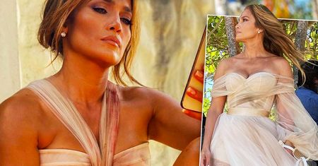 Jennifer Lopez pokazała się w zjawiskowej sukni ślubnej. Tylko co to za buty?! Nie wszystkim spodobał się ten wybór