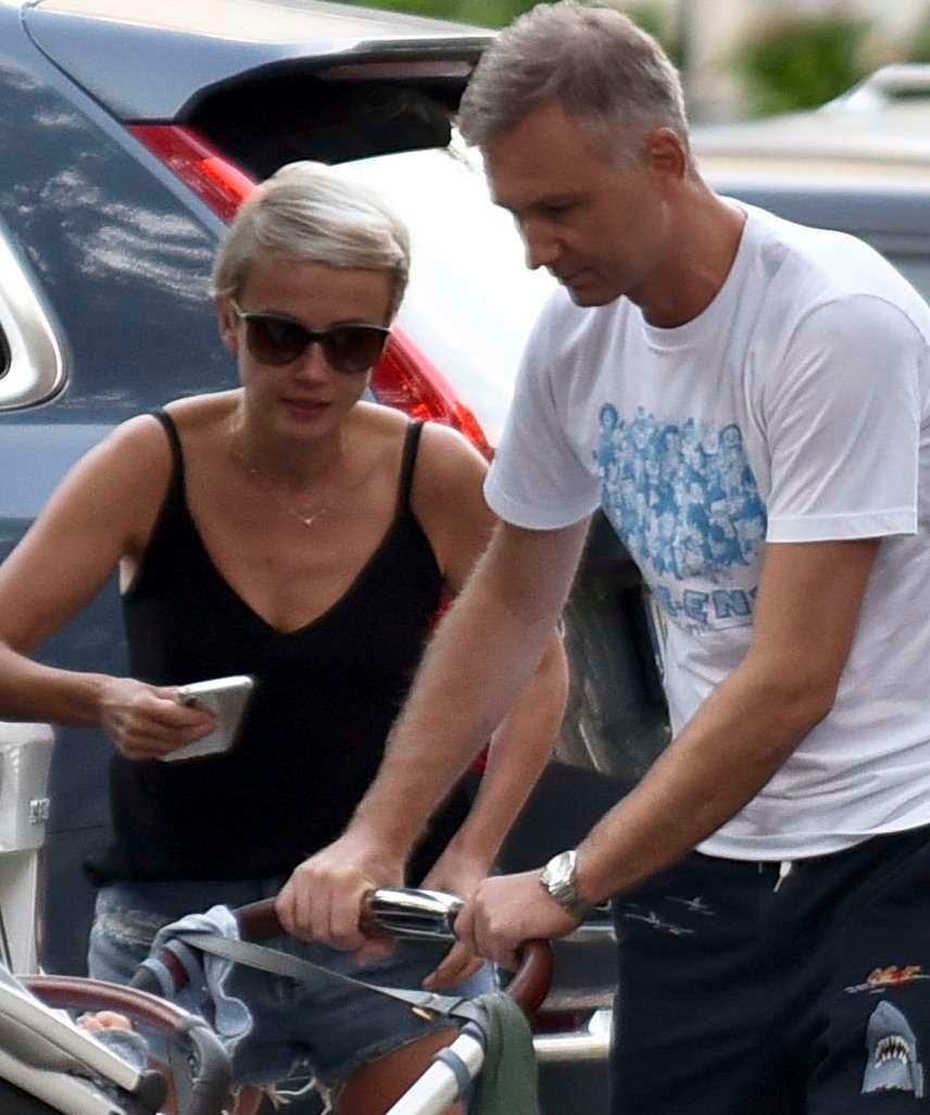 Katarzyna Zielińska z mężem i synami na obiedzie
