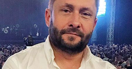 Kamil Durczok pochwalił się nową partnerką. Pod zdjęciem z łóżka prowadził ożywioną dyskusję