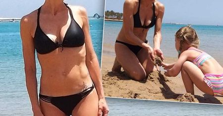 Gwiazda "Przyjaciółek" w skąpym bikini na egzotycznych wakacjach! Odsłoniła sporo ciała i pokazała piękną córkę!