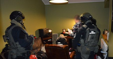 Nielegalny obrót paliwem. KAS zatrzymała jednego z prezesów spółki
