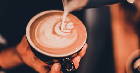 Kawa level up! Wykorzystaj ekspres do kawy, aby stworzyć niezwykłe latte art!