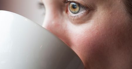 Tyle kofeiny możesz połknąć zanim sobie zaszkodzsz