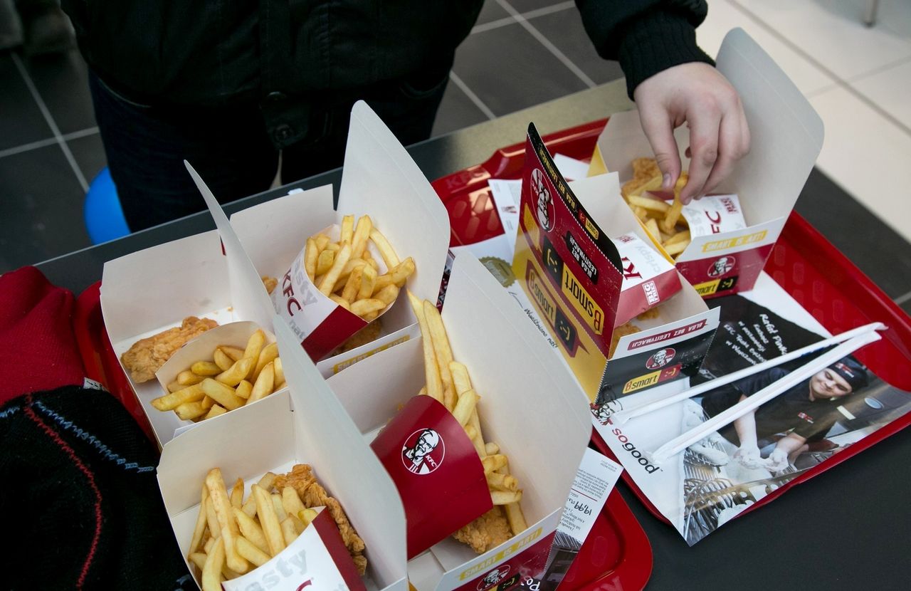 KFC sprzedawało kubełki za złotówkę. Gigantyczna kolejka chętnych na promocję