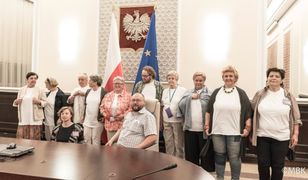 Gdyby tylko pani Premier to widziała. Działacze KOD weszli do jej biura i zrobili sobie wymowne zdjęcie